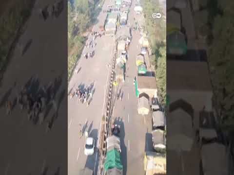 Clashes in India as farmers march to Delhi over crop prices  | DW News