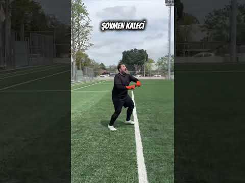 NORMAL KALECİ VS ŞOVMEN KALECİ w/ @OzanBGoalkeeper #halısaha #futbol #football