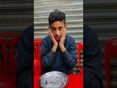 Ghareeb ko khana khilana se rizk barta hai kam nai hota#unfezzmyaccount #suscribekro #shorts #viral
