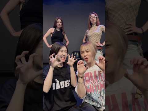 Quần áo mẹ giặt bằng comfort, đi với em lúc nào cũng thơm tho 😂 #hauhoang