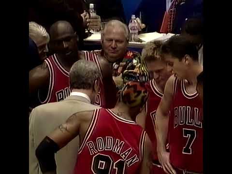 Phil Sets Up a Play For The Last Shot, MJ Says 'HELL NAH' 😆🐐 #shorts  #nba #basketball #sports