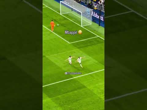 给就有🤯巴萨回传失误姆巴佩不停球超远世界波破门,这脚踢的太漂亮了 可惜被吹了越位!#姆巴佩#皇马vs巴萨#西甲