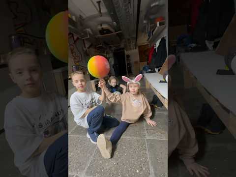 Маленькие артисты - Дана, Дима и Лёва 😃 #freestyle #basketball #flexibility