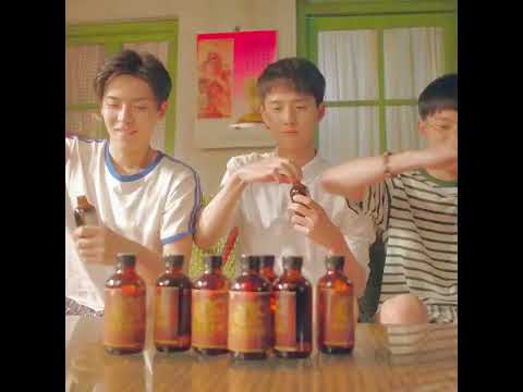 It's all the fault of the leg hair 😆😆😉😉#whenwewereyoung #houminghao #wanpeng #chaixiaoqi#shorts