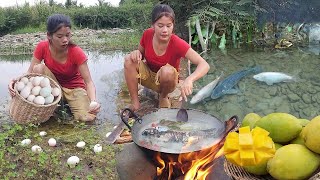 Catch fish in river, Fish soup chili tasty for dinner, Egg hot spicy cooking for survival food