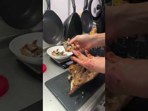 業務スーパーで500円で買ったマグロの兜焼きの過食部どれくらいあった？