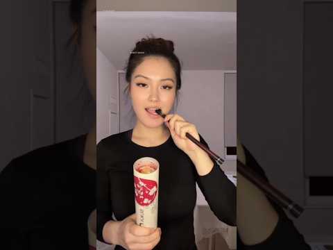 She discovered an ingenious way to eat sushi 😋