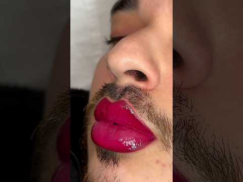 #lips #makeup #lipsmakeup #makeuplipstick #lipstick #prank #couple #comedy #funny #prankvideo