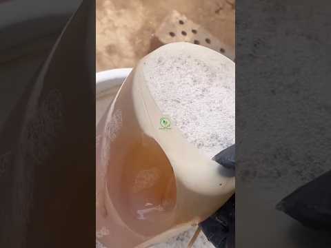 كيف تستخدم شاي الفيرمي كومبوست لري النباتات #shorts #الزراعة_المنزلية