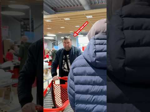 Would you like to meet real CR7? 🤔 #ronaldoprank  #peoplereaction #mask