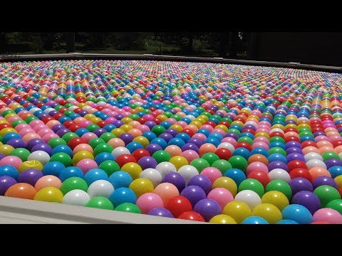 A LOT OF PLASTIC BALLS , 10 000 BALLS