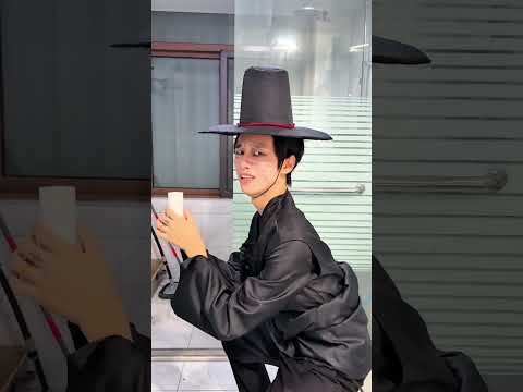 Which one is the real Rumi#kpop#kpopdemonhunters#rumi#huntrix