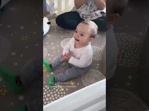 Tatlıses İkizleri Alkışlamayı Öğrendi! - Mavi Kadın