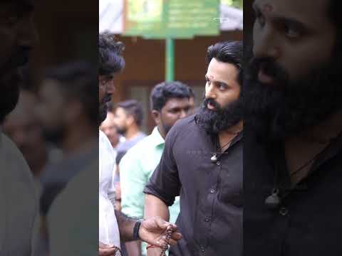 ഉണ്ണി മുകുന്ദനും അഭിലാഷ് പിള്ളയും മാളികപ്പുറം ലൊക്കേഷനിൽ #malikappurammovie #unnimukundan #shorts