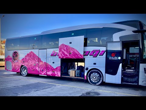 Malatya Beydağı Turizm’in pembe mor otobüsleri 44 ABT 300 ve 44 ABT 800