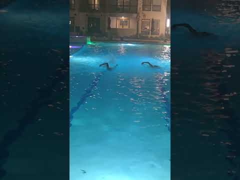 Her Tia wanted that smoke too! #swimming