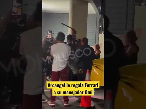 Arcangel le regala FERRARI a su manejador “Omi” ?? #moluscotv #molusco #Arcangel