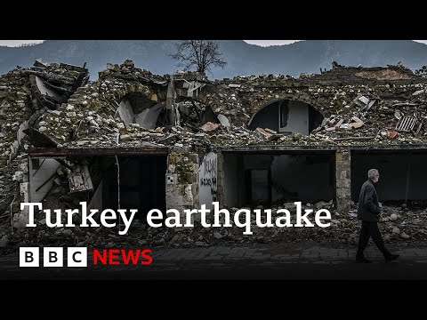 Turkey earthquake: Pressure on government one year on since country's deadliest quake | BBC News