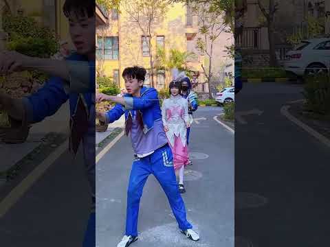 ถังซานกับเสี่ยวอู่กำลังทำอะไรอยู่? เป่าจูบแล้วได้อมยิ้มไหม?#douluodalu #funny #comedy #ตัวตลก