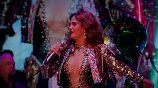 Lila Downs ft Banda Tierra Mojada (Invitada especial Mariana Seoane) - La Cumbia del Mole