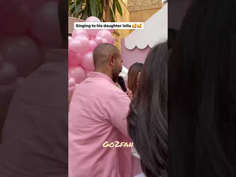 أحمد سعد يغني لابنته في حفل عيد ميلادها الأول