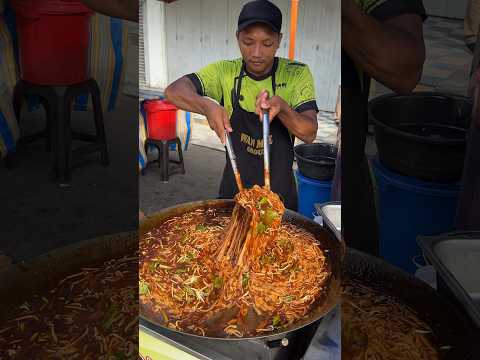 Only $ 0.7 Stir Fried Black Noodles - Keow Teow Goreng