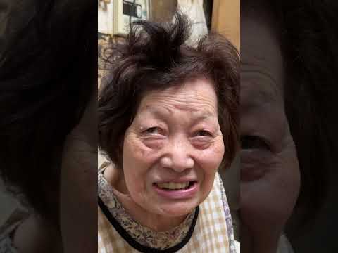 Hunched Over Grandma Trusts Her 55 Year Old Tools At Fukuoka Bakery