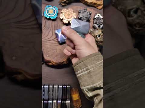 It's far too addictive. #fidgetspinner #edc #metal #top #jzedc