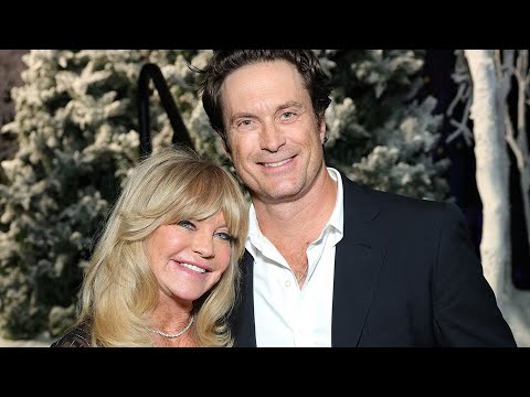 Oliver Hudson Details Insecurities From Growing Up With "Icon" Mom Goldie Hawn