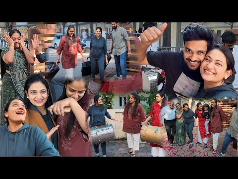 Chote bhai ki shaadi ke liye uk ๐ฌ๐ง se India ๐ฎ๐ณ pohoch gayi aur mujhe surprise ๐ฎ mili ! Thank you โบ๏ธ