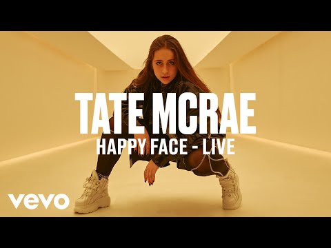 Tate McRae - happy face (Live) | Vevo DSCVR