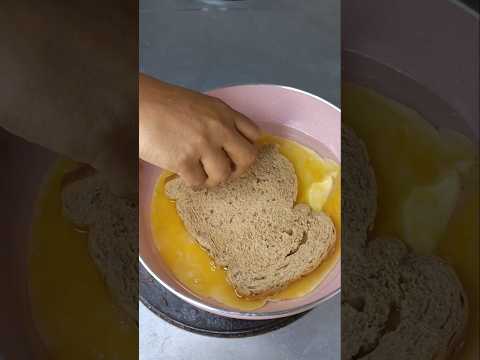 Quick Bread Omelette 🍞🍳 #shorts  #vairalvideo #trending #bread #omelette #homemade #recipe