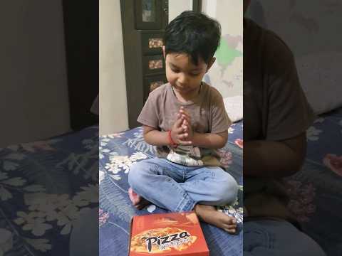 aa jao guys pizza kha lo? #pizza #pizzalover #food #foodie #funny #viralvideo #foryou #desistylefood