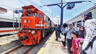 CIRI KHAS PERJALANAN KERETA API SUMATERA DIPENUHI GERBONG BATU BARA BERSELIWERAN !