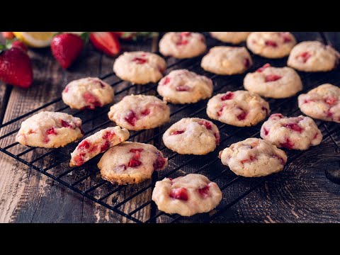 Easy and quick White Chocolate Strawberry Lemon Cookies