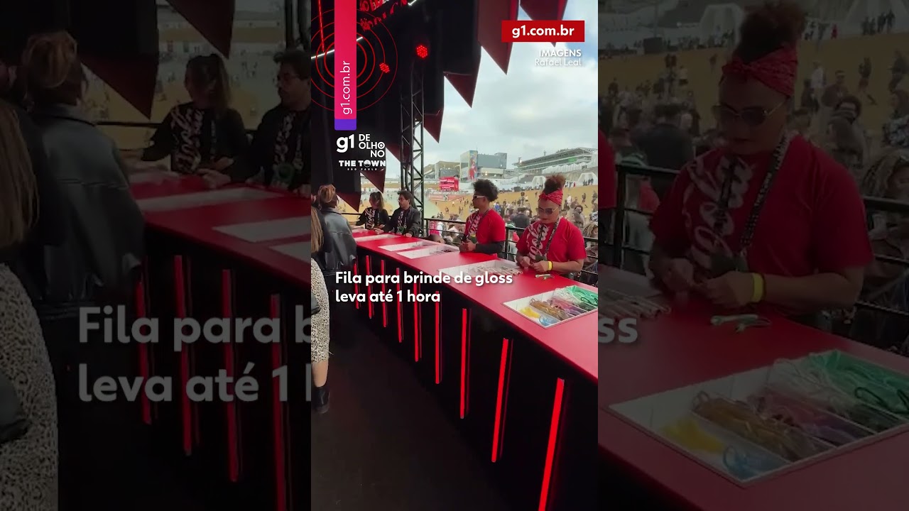 Fila para brinde de gloss leva até 1 hora