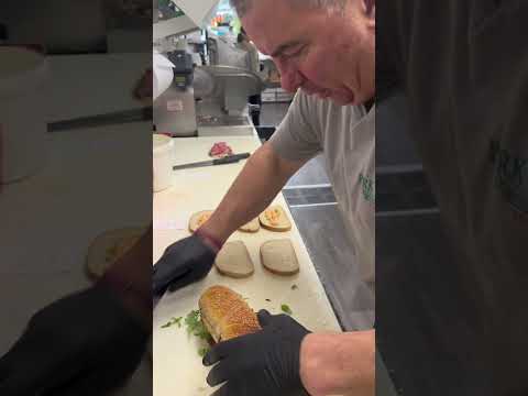 The coach! #sandwich #sandwichgriller #chefcooking #food #grilledsandwiches #cookingshow #meat