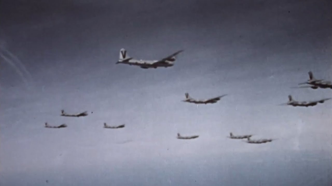 WW2 in Colour : Air Raids Over Japan