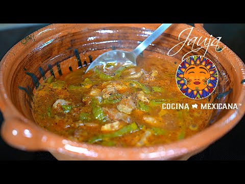 Carne de Puerco en Salsa Tatemada con Nopales Asados