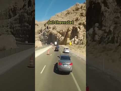 El karma responde a la imprudencia de este conductor