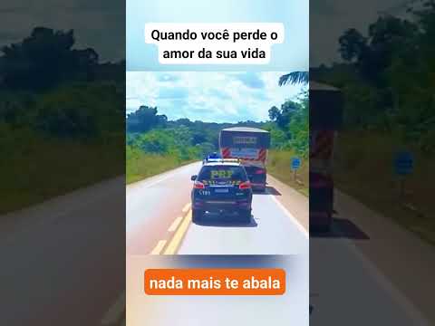 o carro  e o piloto do carro. #fyoupage