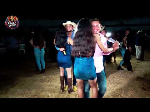 ¡Se robó el show con su mini short y su flow ranchero! 😍