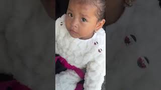 Laidi leave her child outside while she shops