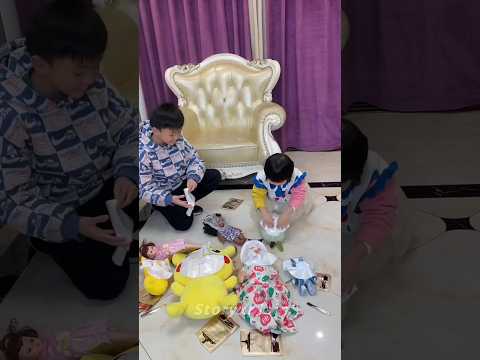 দুই ভাই ও বোন মায়ের সব মাস্ক নষ্ট করলো | ছেলেটি তার মাকে gift কিনে দিল 😱 #shorts