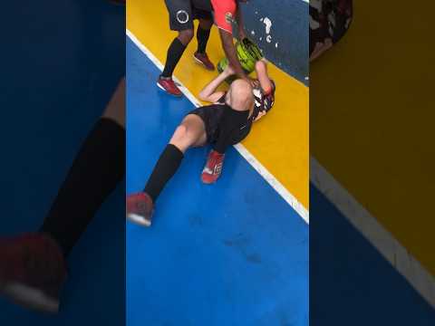 Quando o treinador manda limpar o goleiro!!! #futebol #resenha #futsal