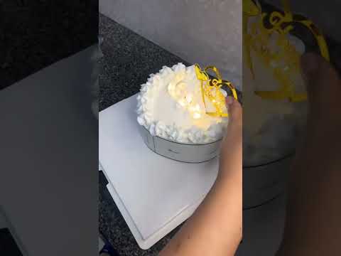 Chiếc bánh vợ tặng chồng tý quên không lấy bánh 🎂 #xuhuong #Duykhuongbakery #bánh #dayhoclambanh