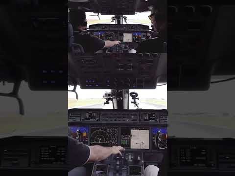 Gulfstream G650ER Takes Off from Savannah Hilton Head Int'l Airport
(Cockpit) – AIN #aviation