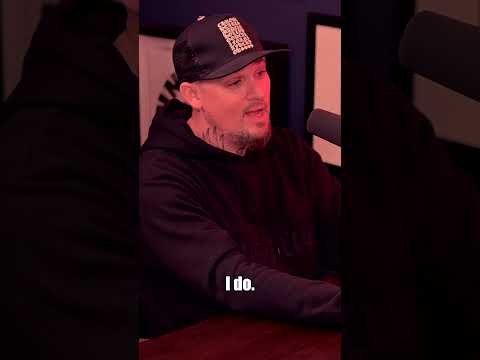 Petti Hendrix talks with Joel Madden on Artist Friendly about lifting
others as he rises
