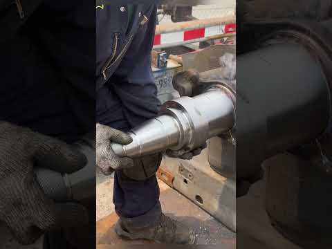 How to replace damaged trailer axle spindle #damagedtrailer #truck #trailer #mechanic