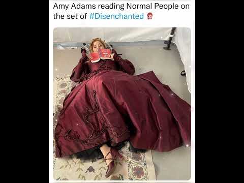 Amy Adams reading Normal People on the set of #Disenchanted 